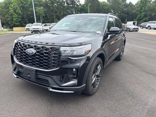 Agate Black Metallic 2025 Ford Explorer ST-Line