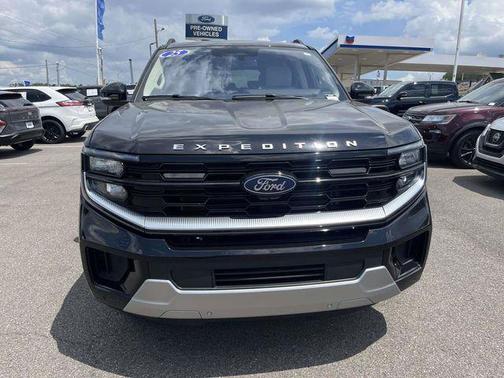 Agate Black Metallic 2025 Ford Expedition Platinum