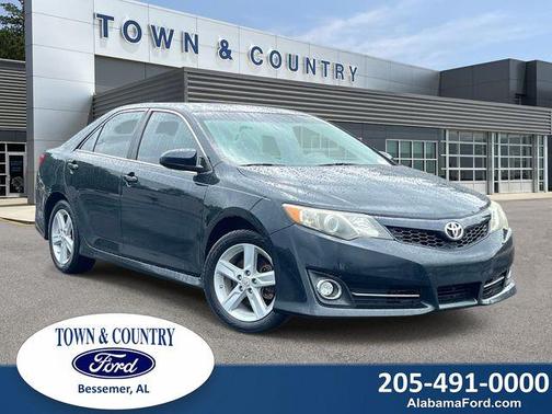 Magnetic Gray Metallic 2013 Toyota Camry SE
