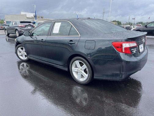 Magnetic Gray Metallic 2013 Toyota Camry SE