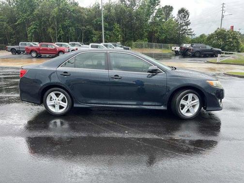 Magnetic Gray Metallic 2013 Toyota Camry SE