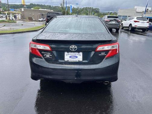 Magnetic Gray Metallic 2013 Toyota Camry SE
