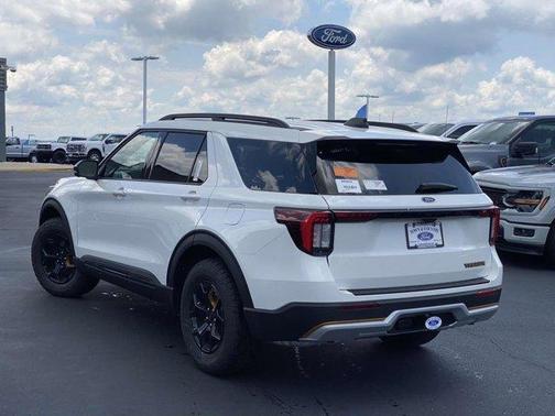 Star White 2026 Ford Explorer Tremor