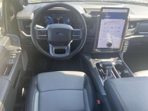 2025 Ford F-150 Lightning LARIAT
