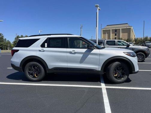 Space White Metallic 2026 Ford Explorer Tremor