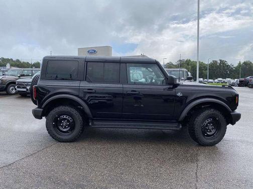 Shadow Black 2026 Ford Bronco Outer Banks