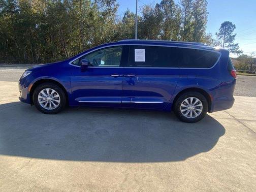 2019 Chrysler Pacifica Touring-L