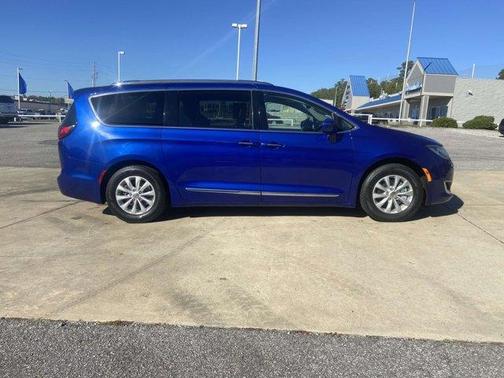 2019 Chrysler Pacifica Touring-L