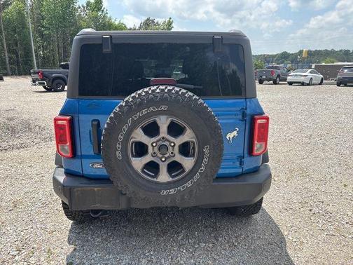 Velocity Blue Metallic 2023 Ford Bronco Big Bend