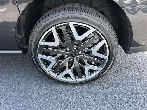 Dark Matter Gray Metallic 2026 Ford Expedition Max Platinum