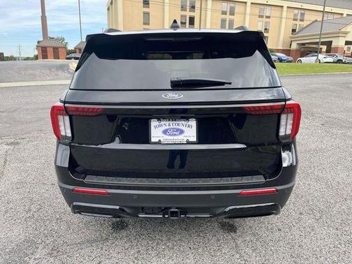 Agate Black Metallic 2026 Ford Explorer ST-Line