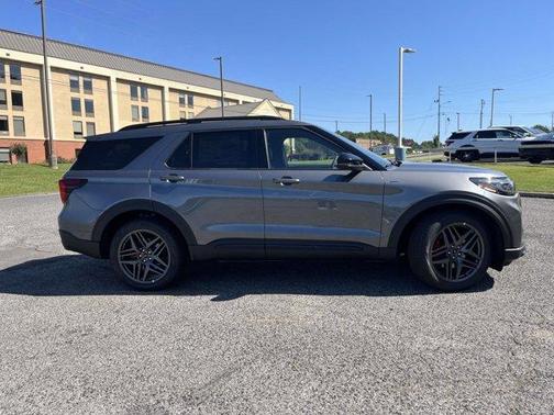 Carbonized Gray Metallic 2026 Ford Explorer ST-Line