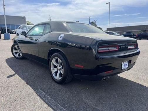 2015 Dodge Challenger SXT