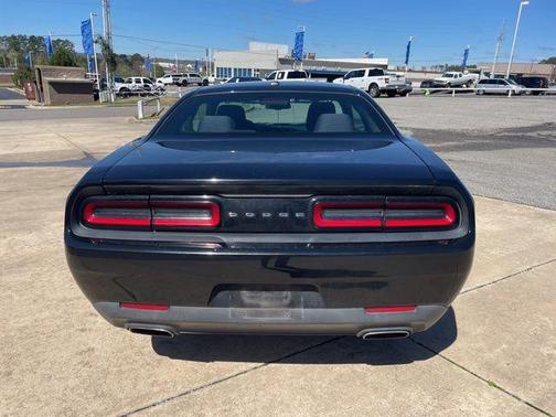 2015 Dodge Challenger SXT