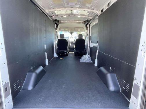 2026 Ford Transit-250 148 WB Medium Roof Cargo