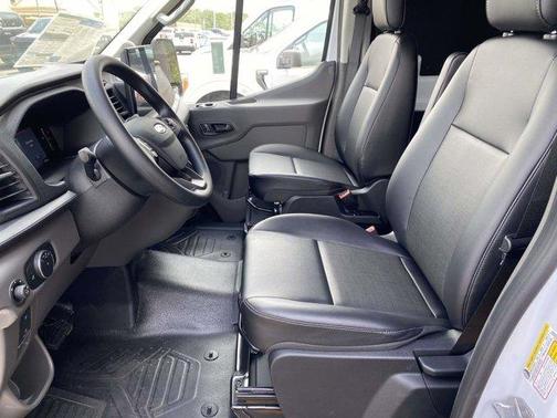 Oxford White 2026 Ford Transit-250 148 WB Medium Roof Cargo