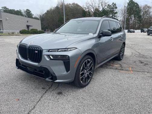 2023 BMW X7 M60i