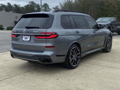 2023 BMW X7 M60i