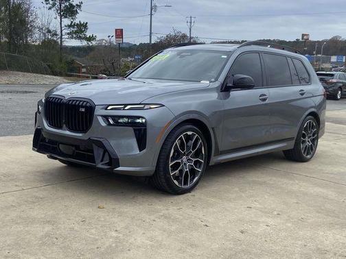 2023 BMW X7 M60i