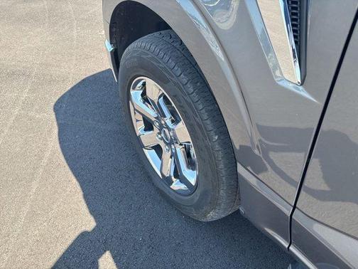 Carbonized Gray Metallic 2023 Ford F-150 Lariat