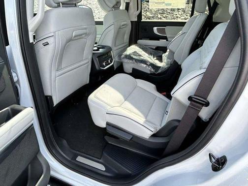 Space Silver 2026 Ford Expedition Platinum