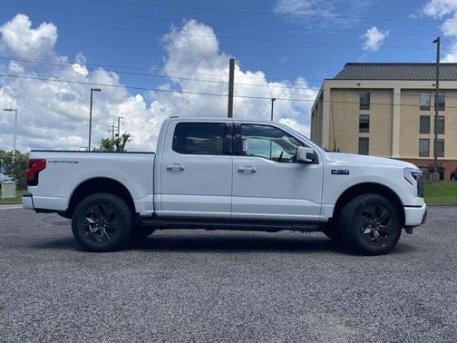 2025 Ford F-150 Lightning LARIAT