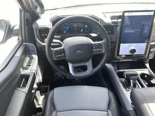 2025 Ford F-150 Lightning LARIAT