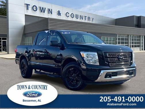 2021 Nissan Titan SV