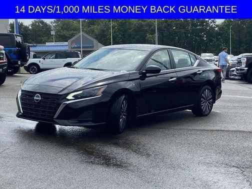 Black 2024 Nissan Altima 2.5 SV