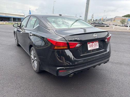 Black 2024 Nissan Altima 2.5 SV
