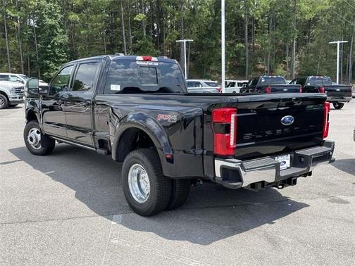 2025 Ford F-350 Lariat Super Duty