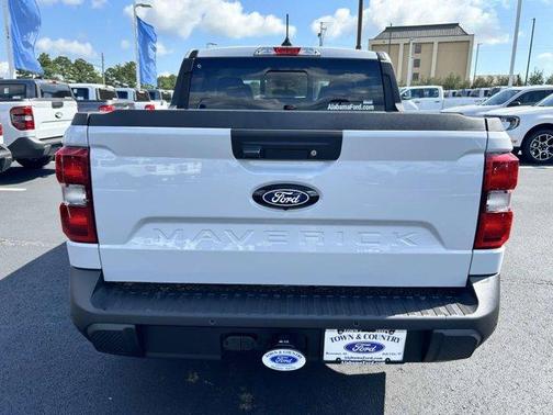 Space White Metallic 2026 Ford Maverick Lariat