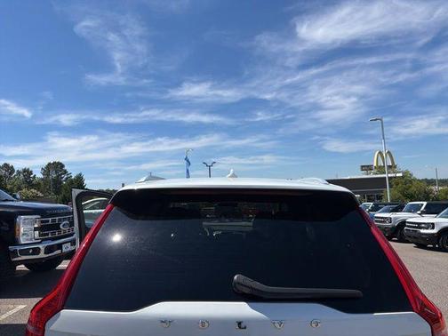 Ice White 2021 Volvo XC90 T5 Momentum 7 Passenger