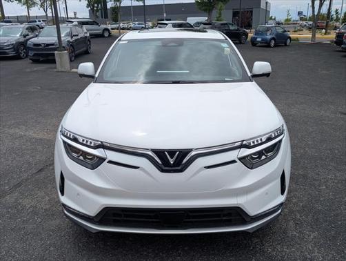2025 VinFast VF 8 Plus