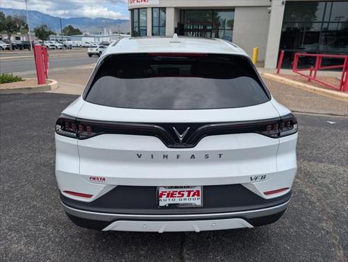 2025 VinFast VF 8 Plus