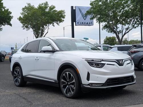 2025 VinFast VF 8 Plus