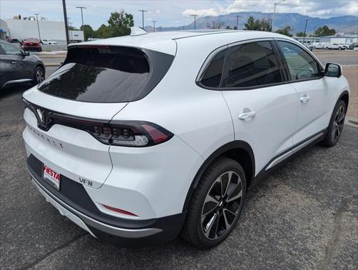 2025 VinFast VF 8 Plus