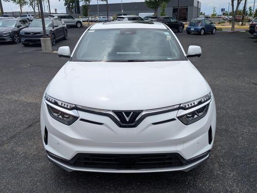 2025 VinFast VF 8 Plus