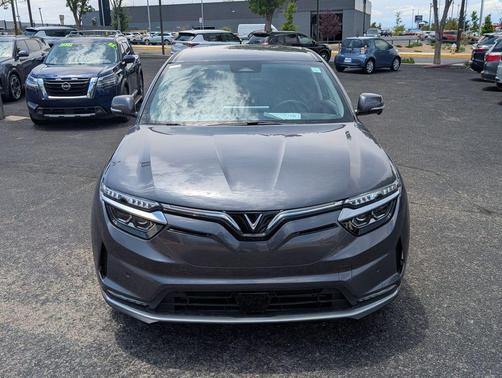 2025 VinFast VF 8 Eco