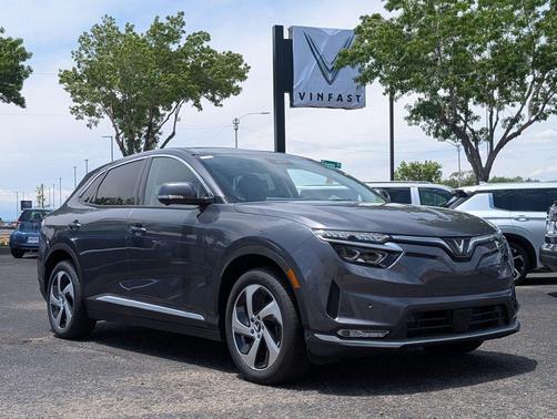 2025 VinFast VF 8 Eco