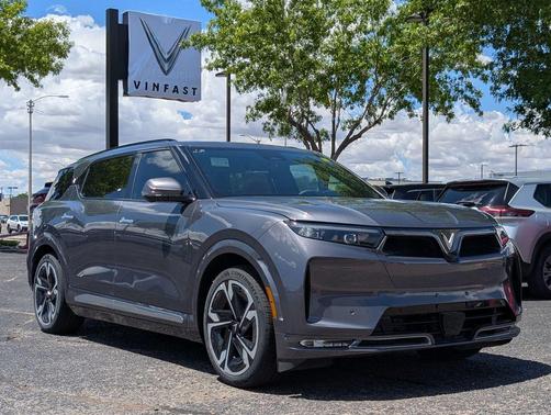 2024 VinFast VF 9 Plus