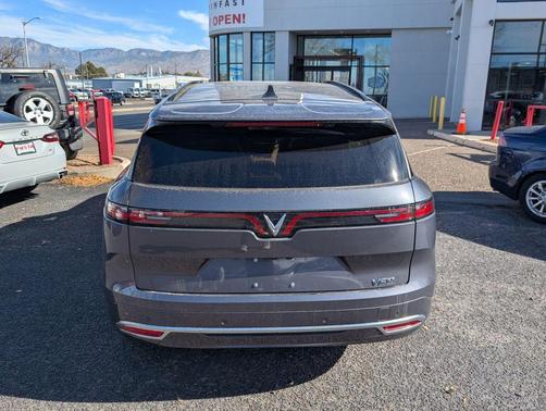 2024 VinFast VF 9 Plus