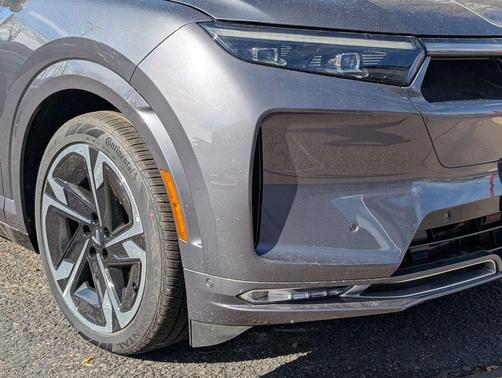 2024 VinFast VF 9 Plus