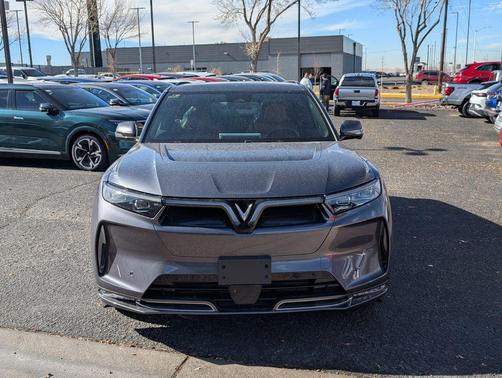 2024 VinFast VF 9 Plus