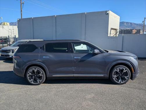 2024 VinFast VF 9 Plus