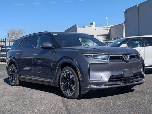 2024 VinFast VF 9 Plus