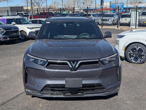 2024 VinFast VF 9 Plus