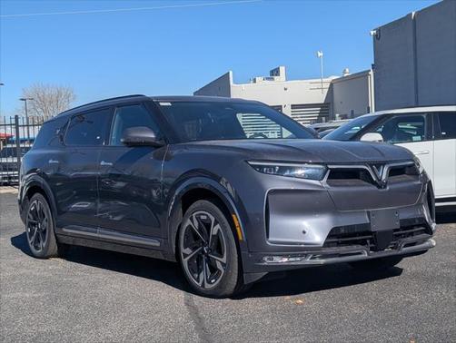 2024 VinFast VF 9 Plus