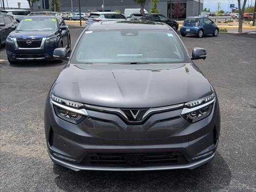 2025 VinFast VF 8 Plus