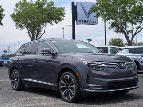 2025 VinFast VF 8 Plus